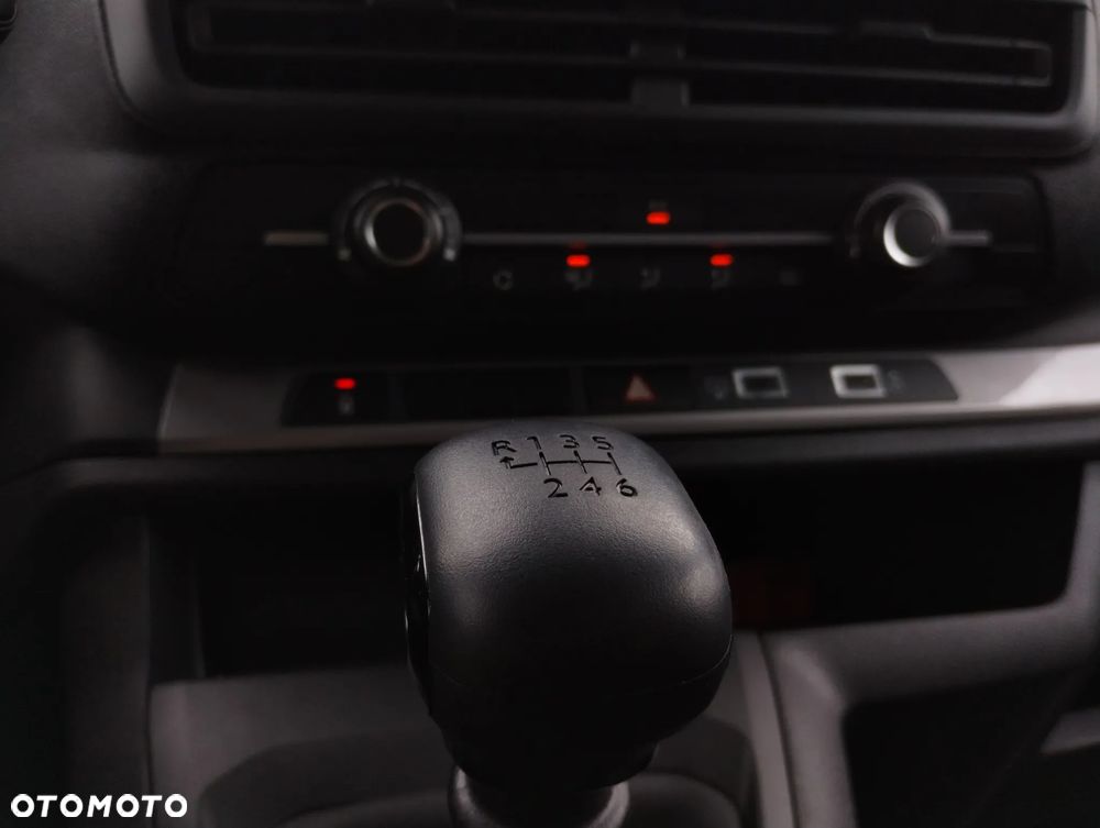Opel Vivaro - 18