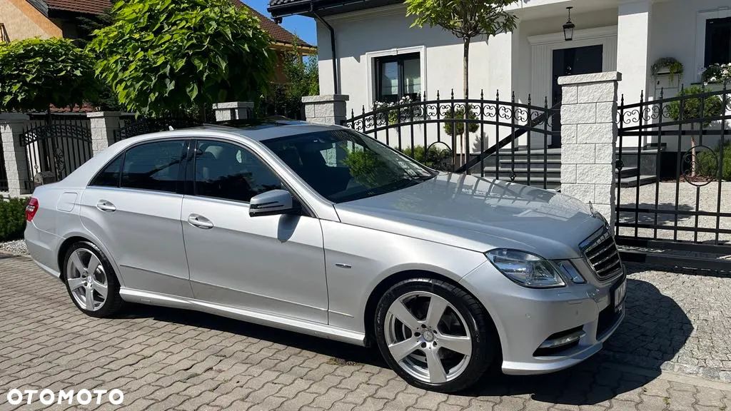Mercedes-Benz Klasa E 250 CDI 4-Matic BlueEff Elegance - 1