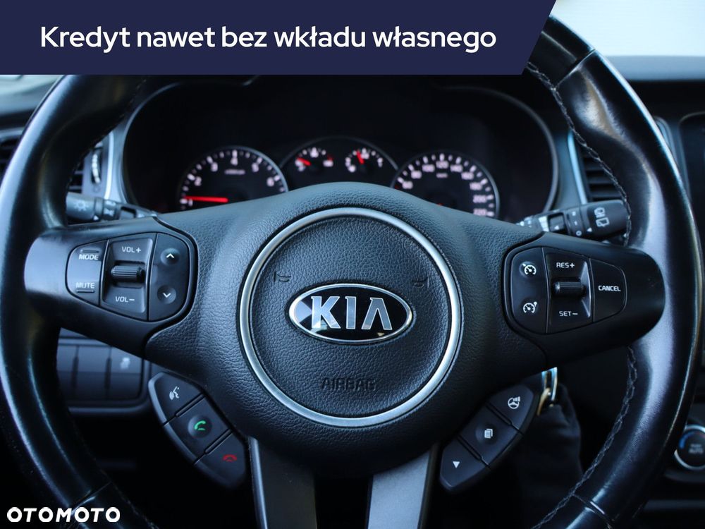 Kia Carens - 15