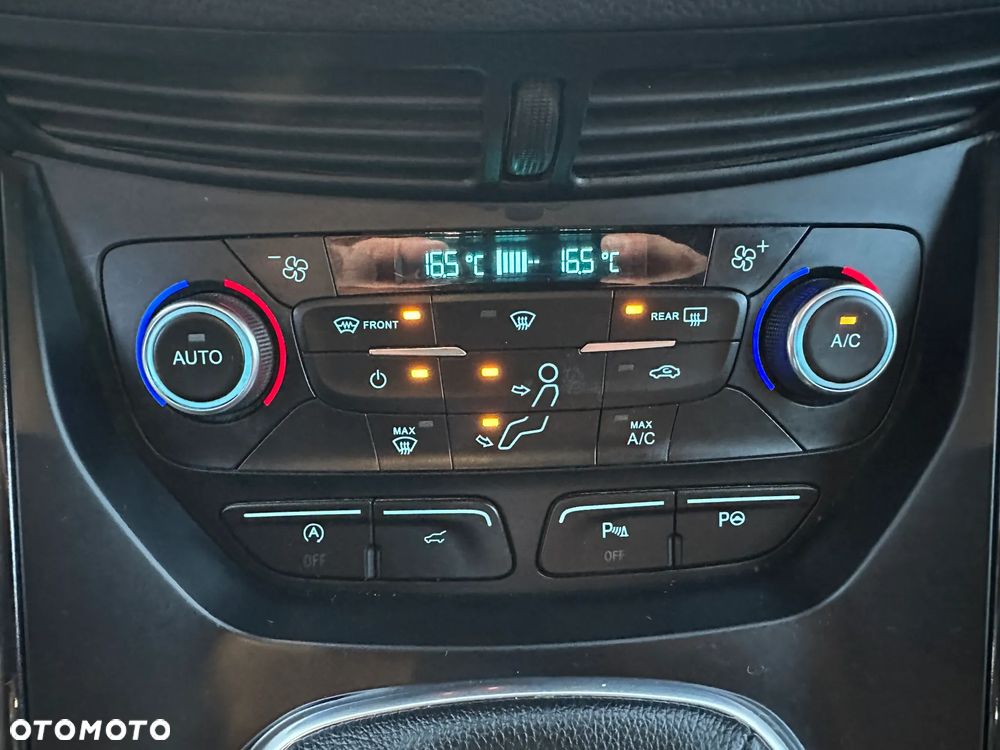 Ford Kuga 1.5 EcoBoost 2x4 Titanium - 33