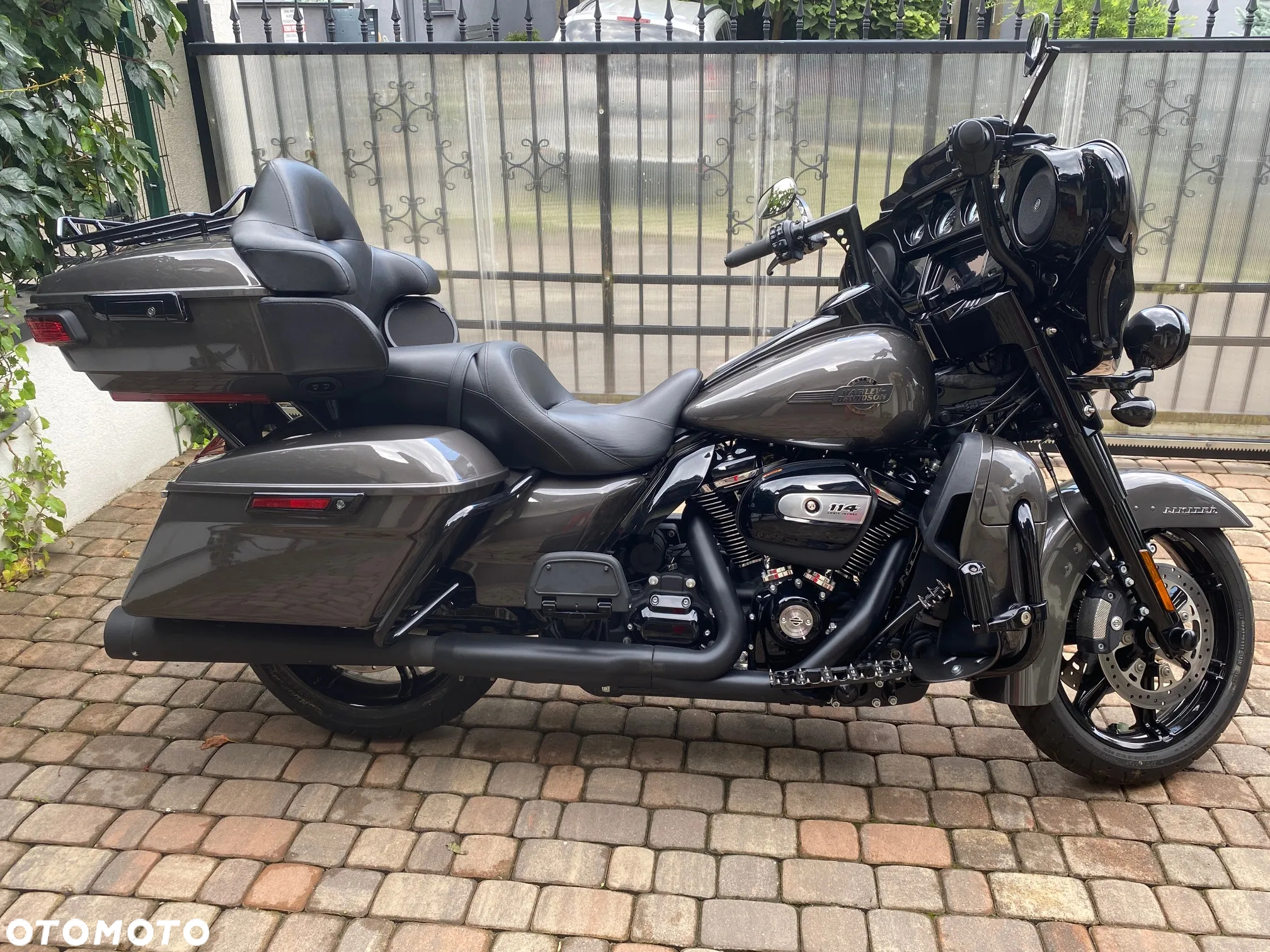 Harley-Davidson FLH Electra Glide - 2