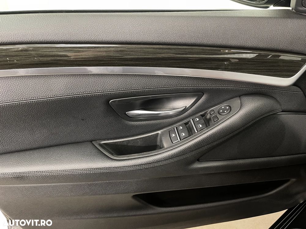 BMW Seria 5 525d Aut. Luxury Line - 27