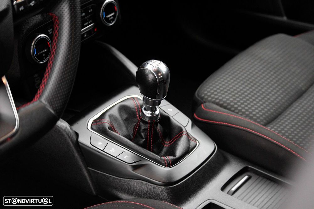 Ford Focus 1.0 EcoBoost MHEV ST-Line - 16