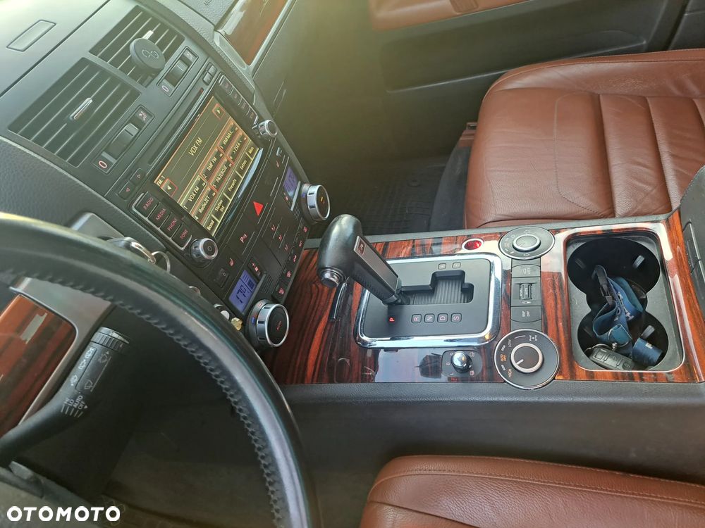 Volkswagen Touareg 3.0 V6 TDI DPF Perfect Tiptr - 11