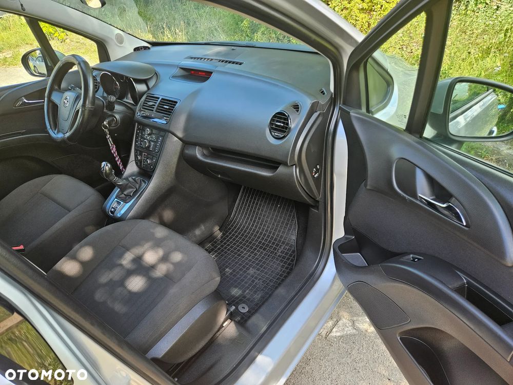 Opel Meriva - 11