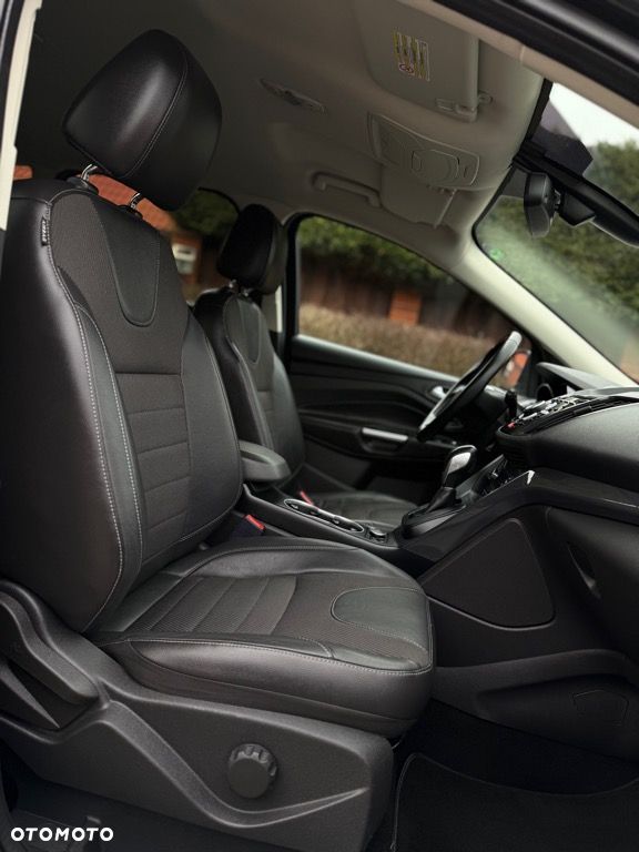 Ford Kuga 2.0 TDCi 4x4 Titanium - 37