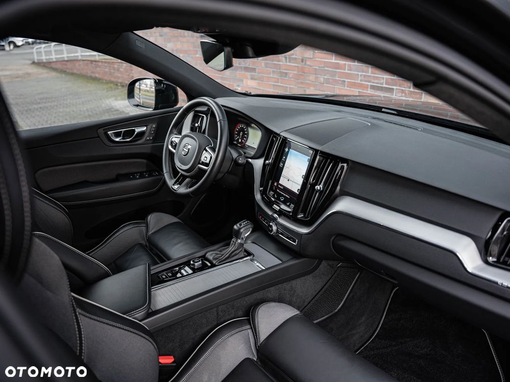 Volvo XC 60 D4 Geartronic RDesign - 25