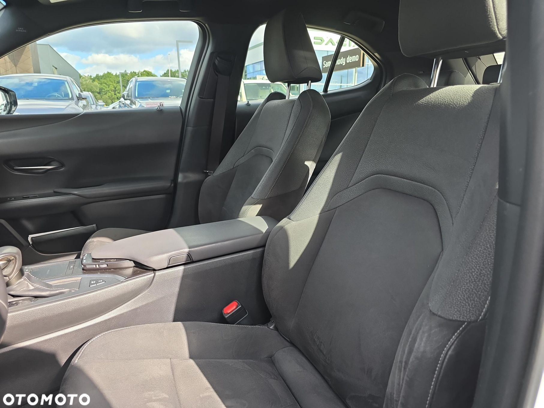 Lexus UX - 9