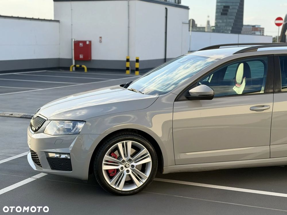 Skoda Octavia 2.0 TDI DSG RS - 5