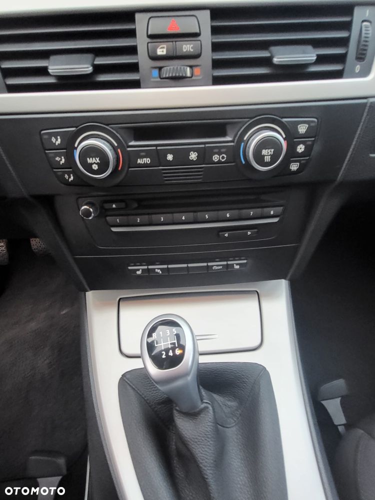 BMW Seria 3 318i Edition Sport - 21