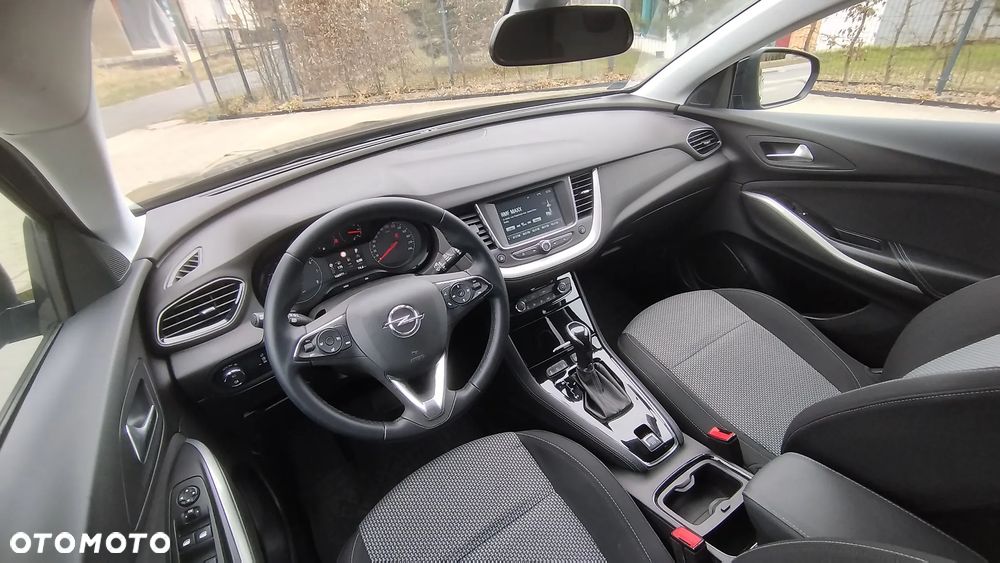 Opel Grandland X 1.2 T GPF Design Line S&S - 11
