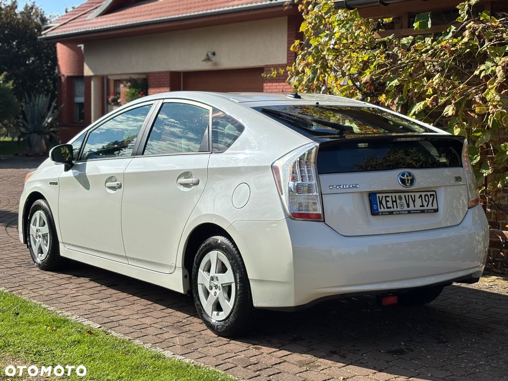 Toyota Prius - 3