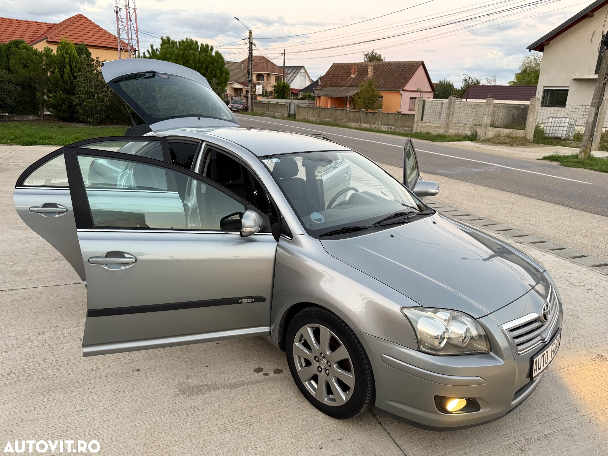 Toyota Avensis 2.0 D-4D Navi chrome - 32