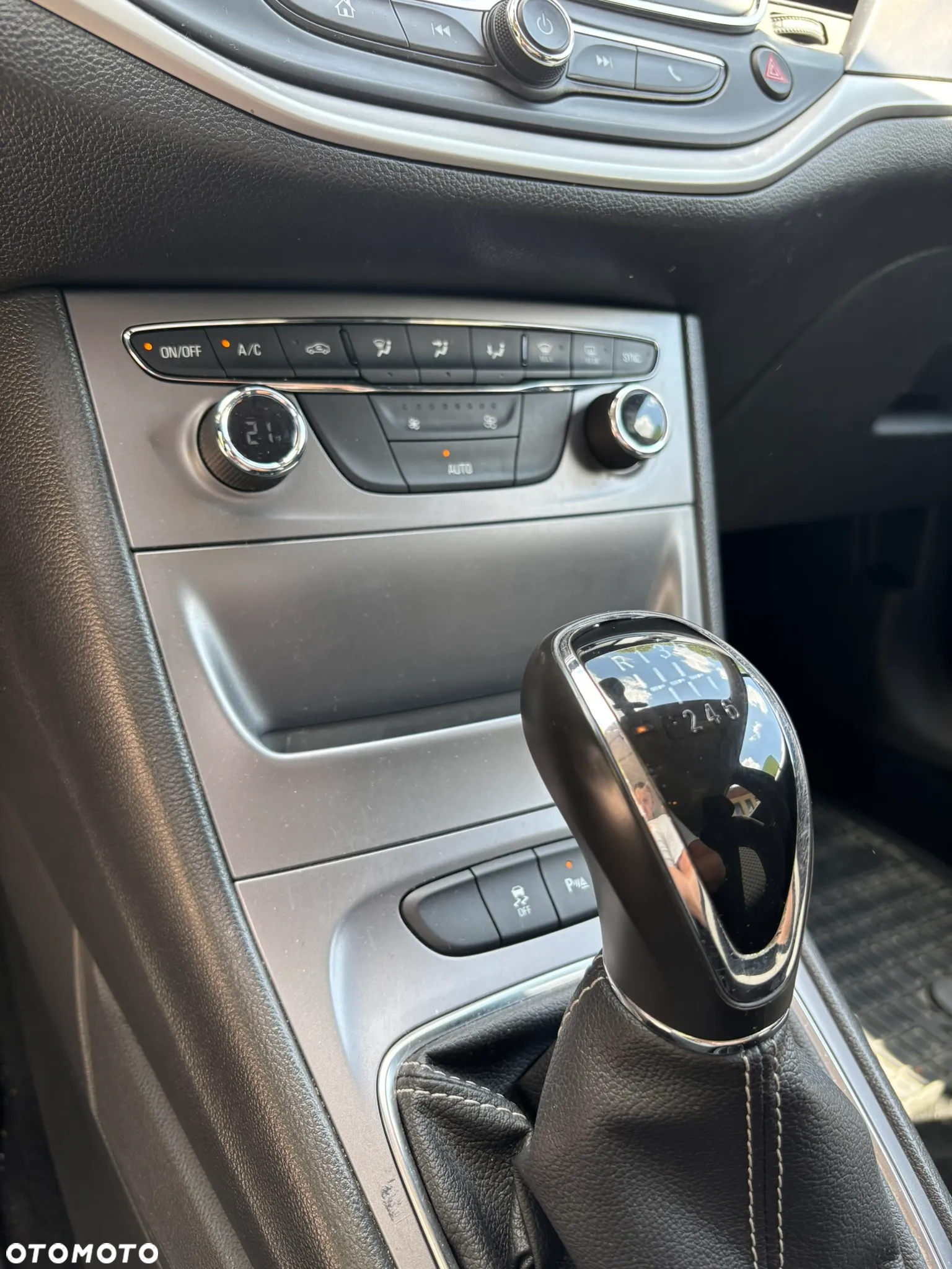 Opel Astra V 1.4 T Elite - 11