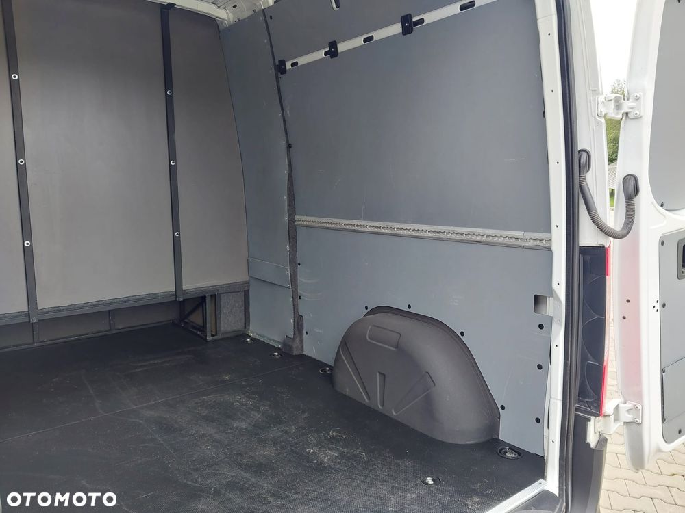 Mercedes-Benz Sprinter - 32