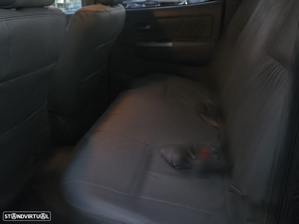 Toyota Hilux 3.0 D-4D 4WD CD Trac. PM+EP - 9