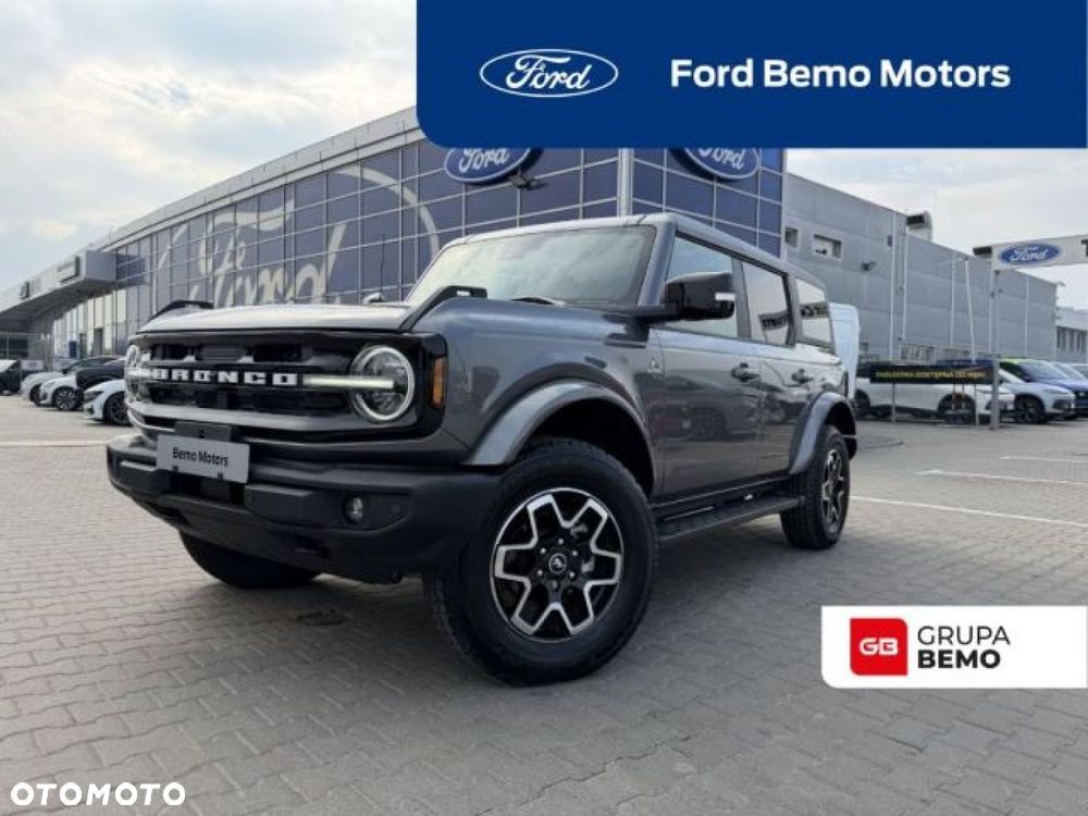 Ford Bronco - 1