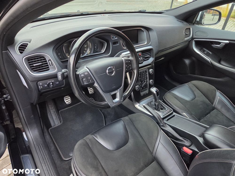 Volvo V40 D3 Drive-E R-Design Momentum - 16