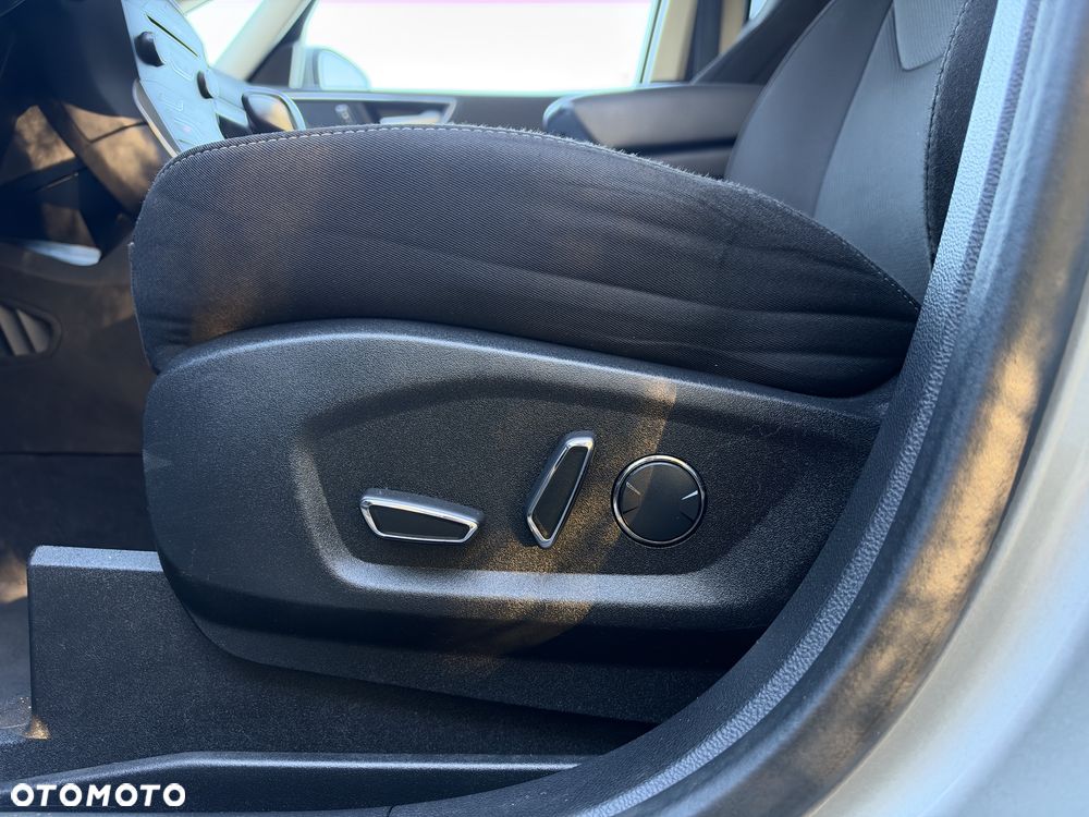 Ford S-Max - 16