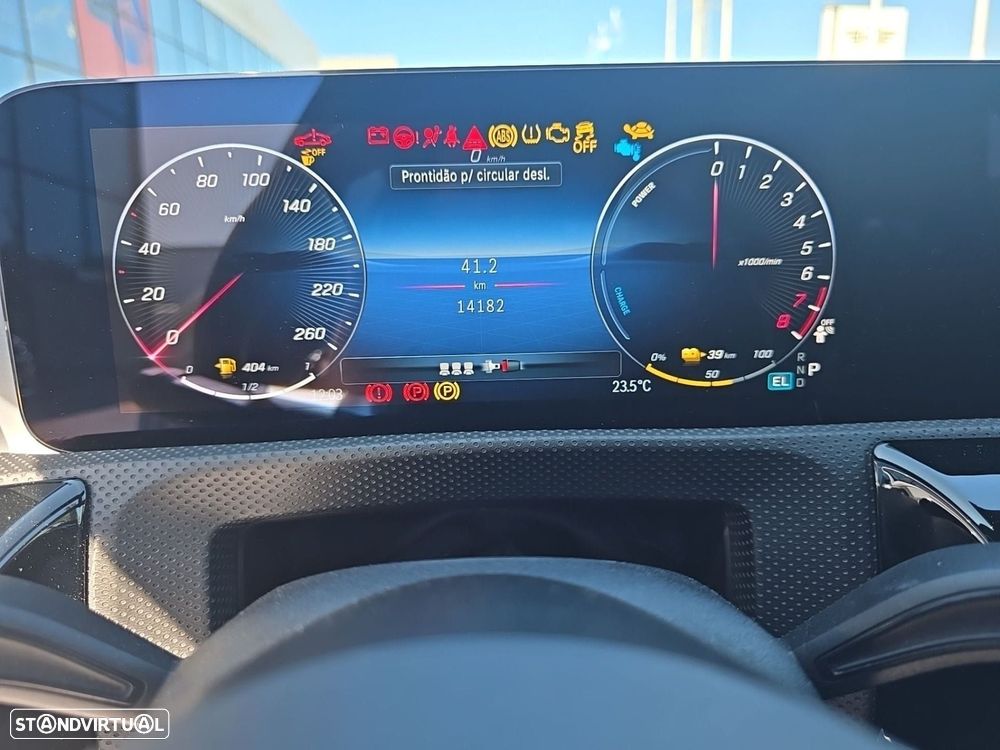 Mercedes-Benz A 250 e AMG Line - 12