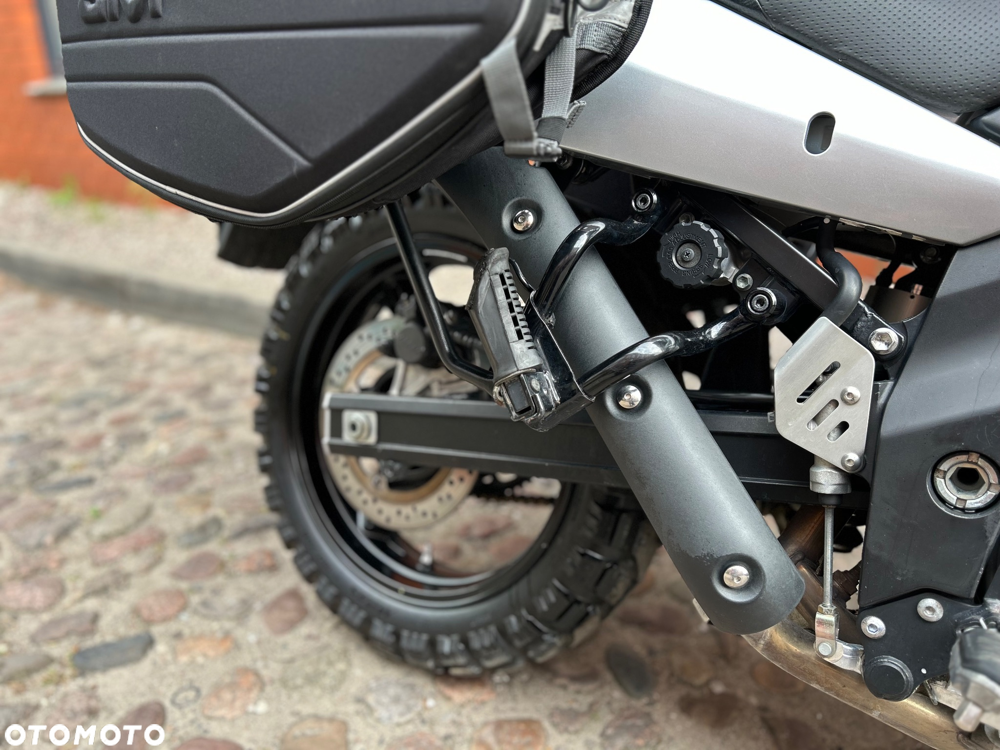 Suzuki DL - 13