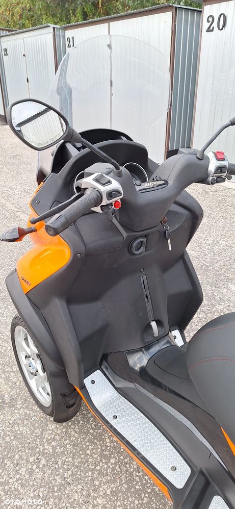 Piaggio MP-3 - 5
