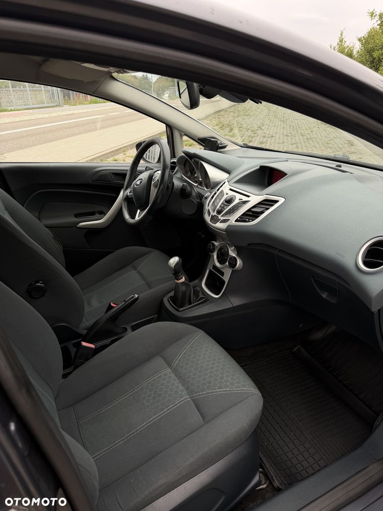 Ford Fiesta - 9