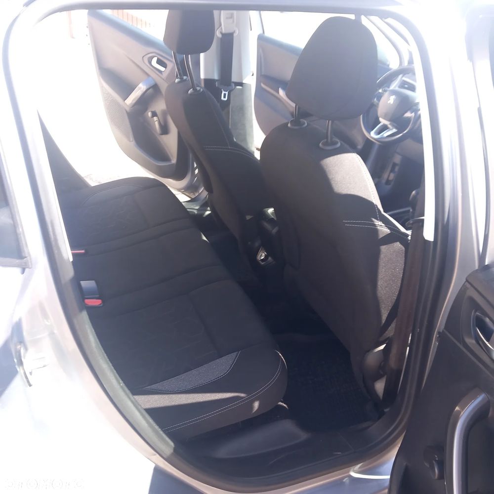 Peugeot 2008 - 18