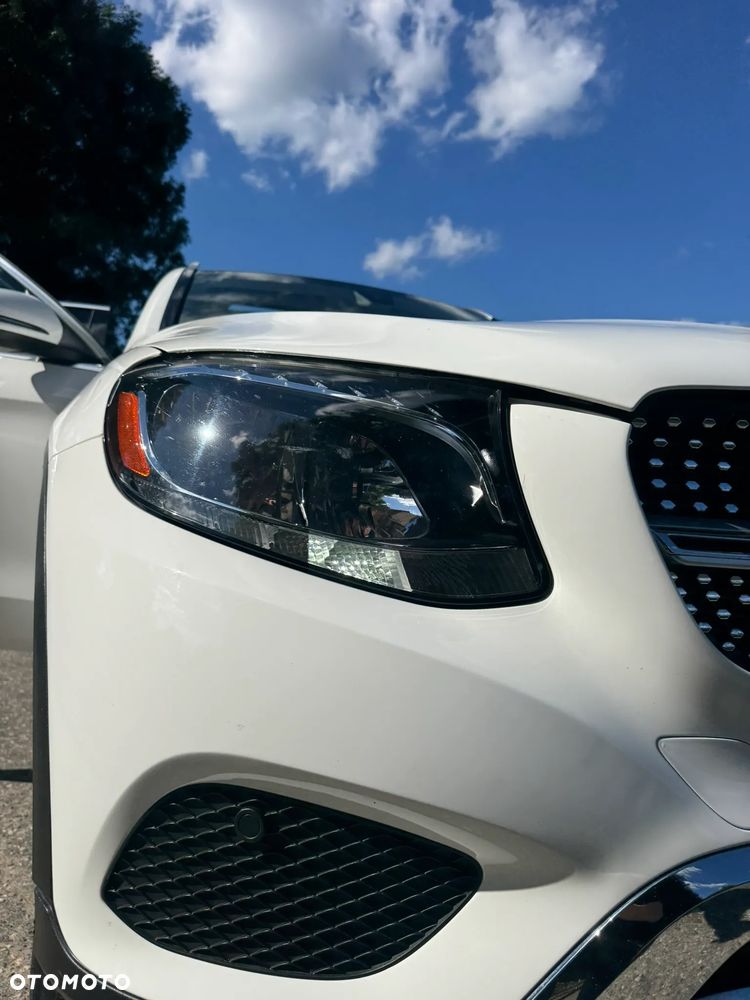 Mercedes-Benz GLC 300 4-Matic - 4