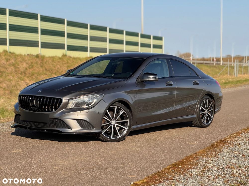Mercedes-Benz CLA 200 7G-DCT Urban - 11