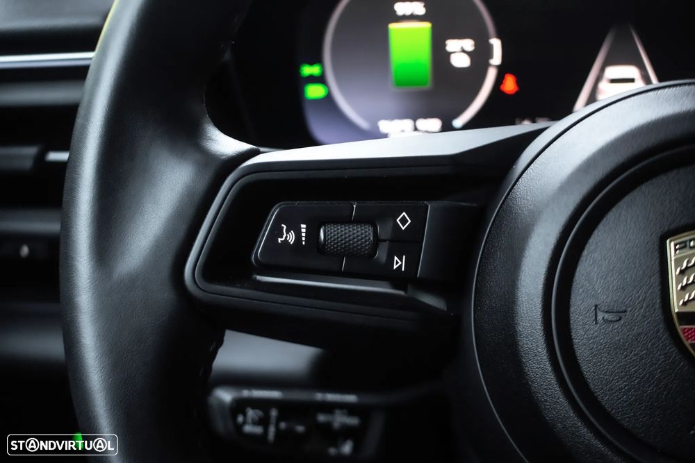 Porsche Macan Electric 4 - 14