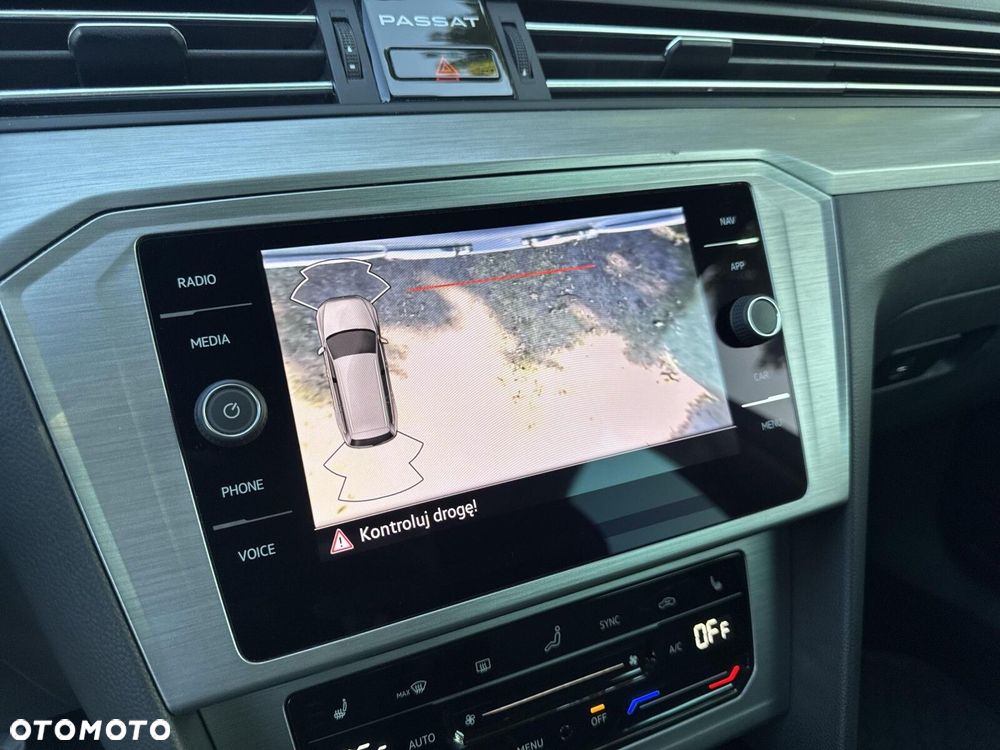 Volkswagen Passat - 32