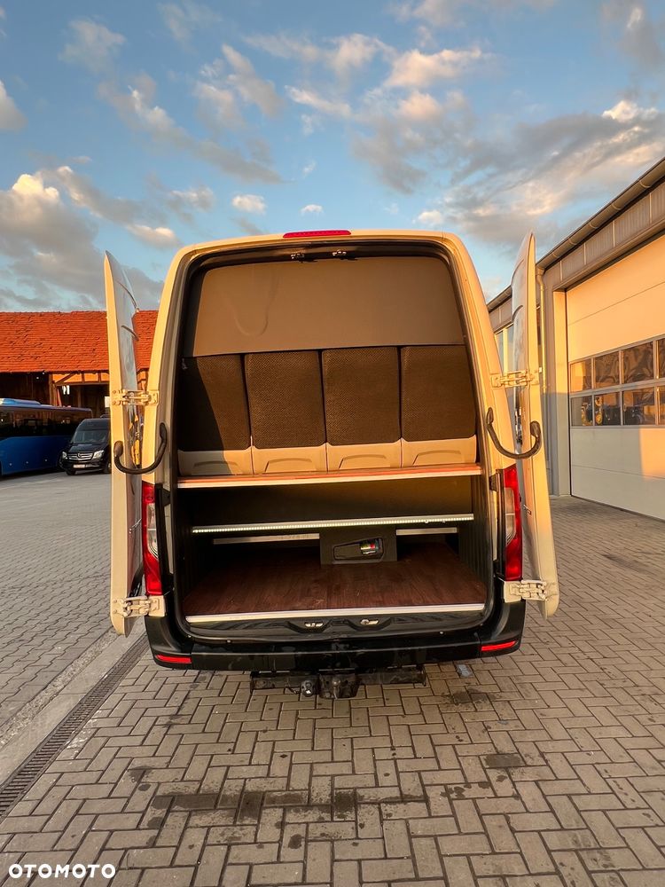 Mercedes-Benz 519 model - 7