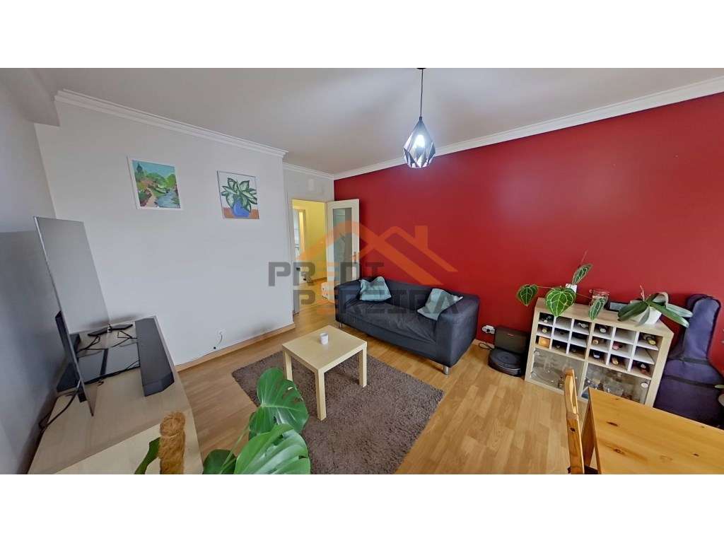 Reservado!
Apartamento T2, com duas frentes, na Arroja. - Grande imagem: 5/25