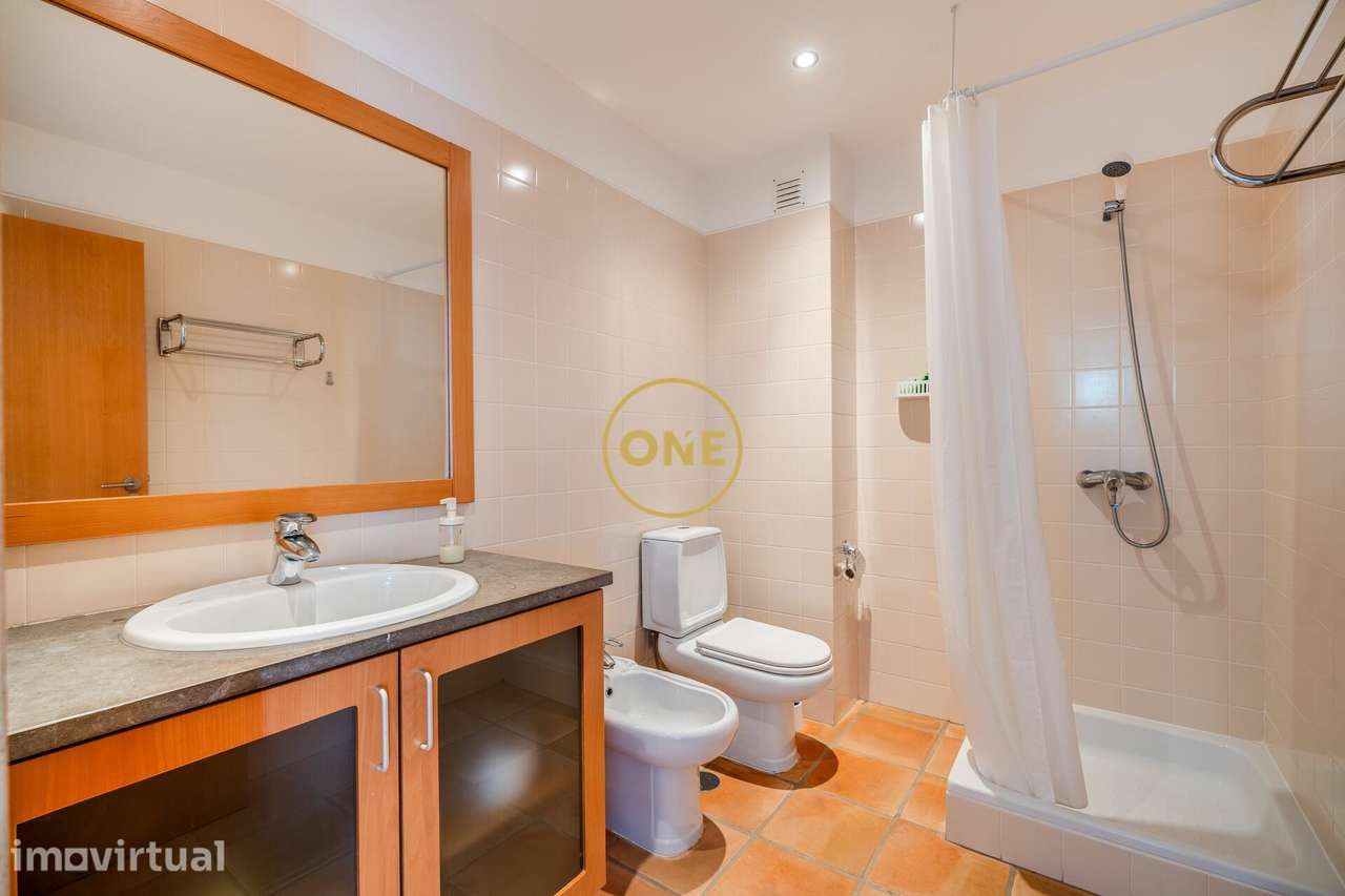 T2 com Vista Mar | Condomínio com Piscina | Estacionamento + Arrecadaç - Grande imagem: 3/19