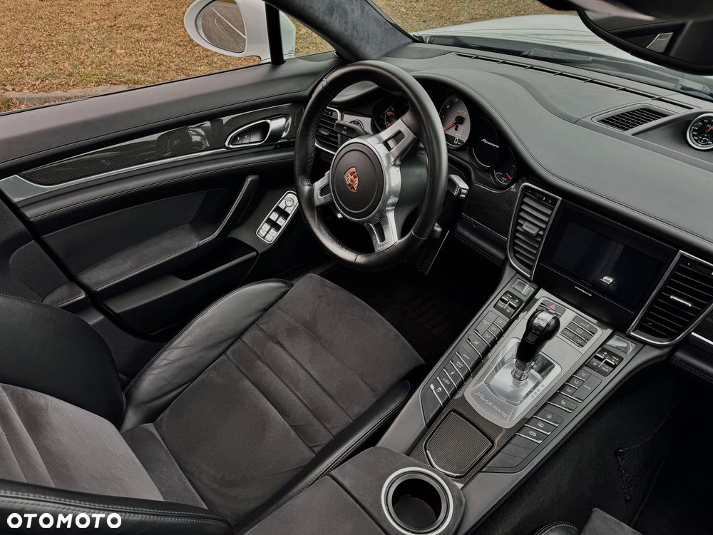 Porsche Panamera GTS - 7