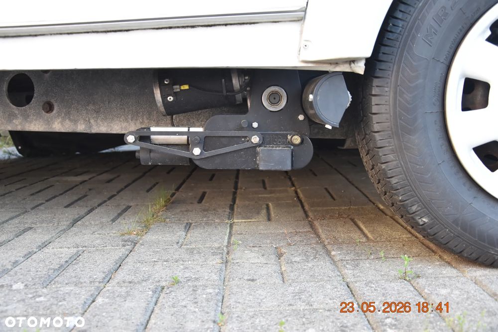 Elddis Knightsbriddge - 2