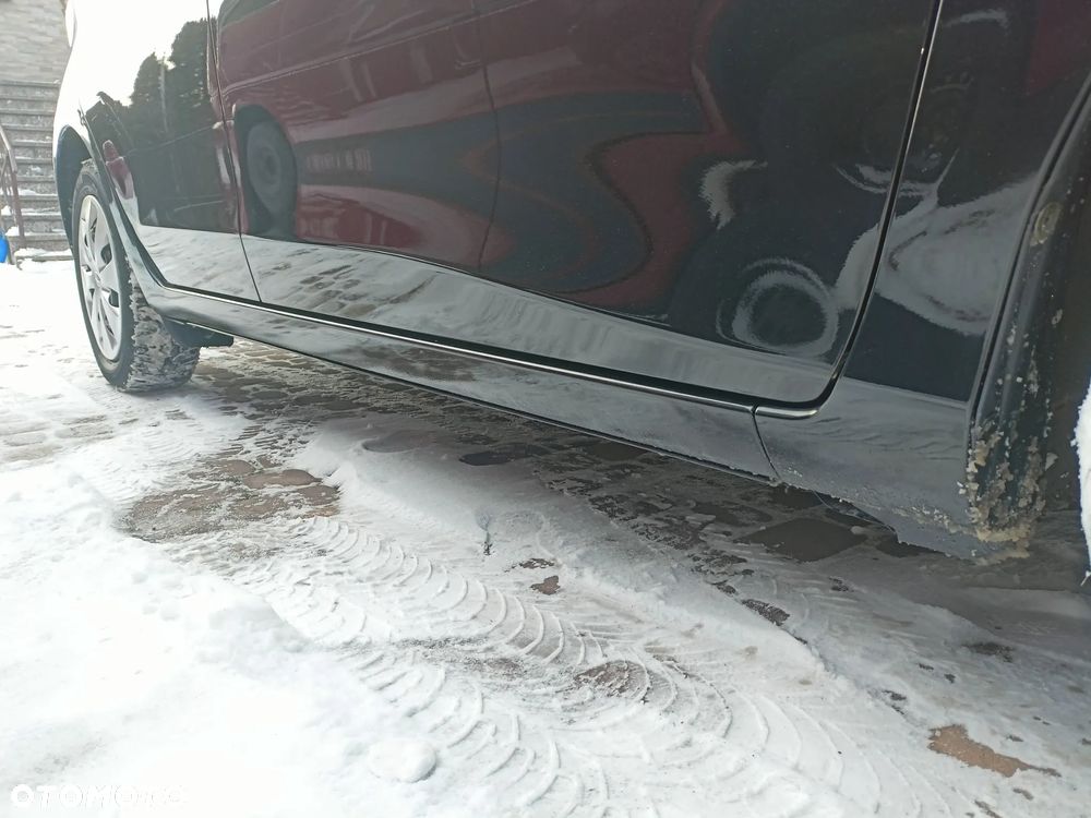 Toyota Yaris Hybrid 100 Life - 28