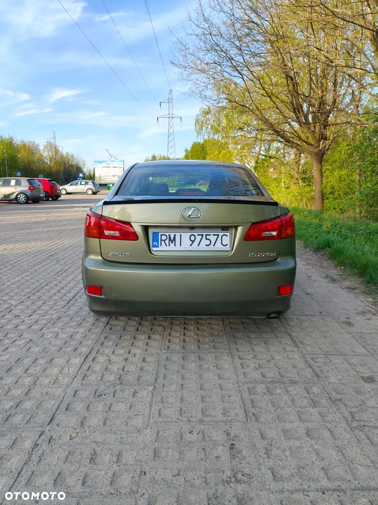 Lexus IS 220d - 5