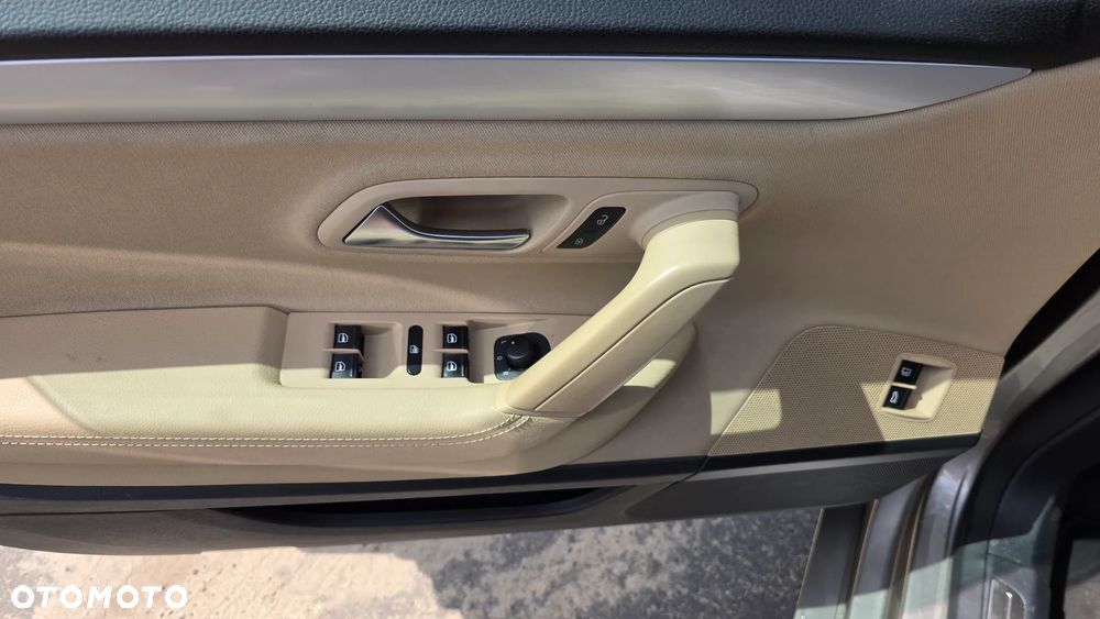 Volkswagen CC 2.0 TDI BlueMotion Technology - 8