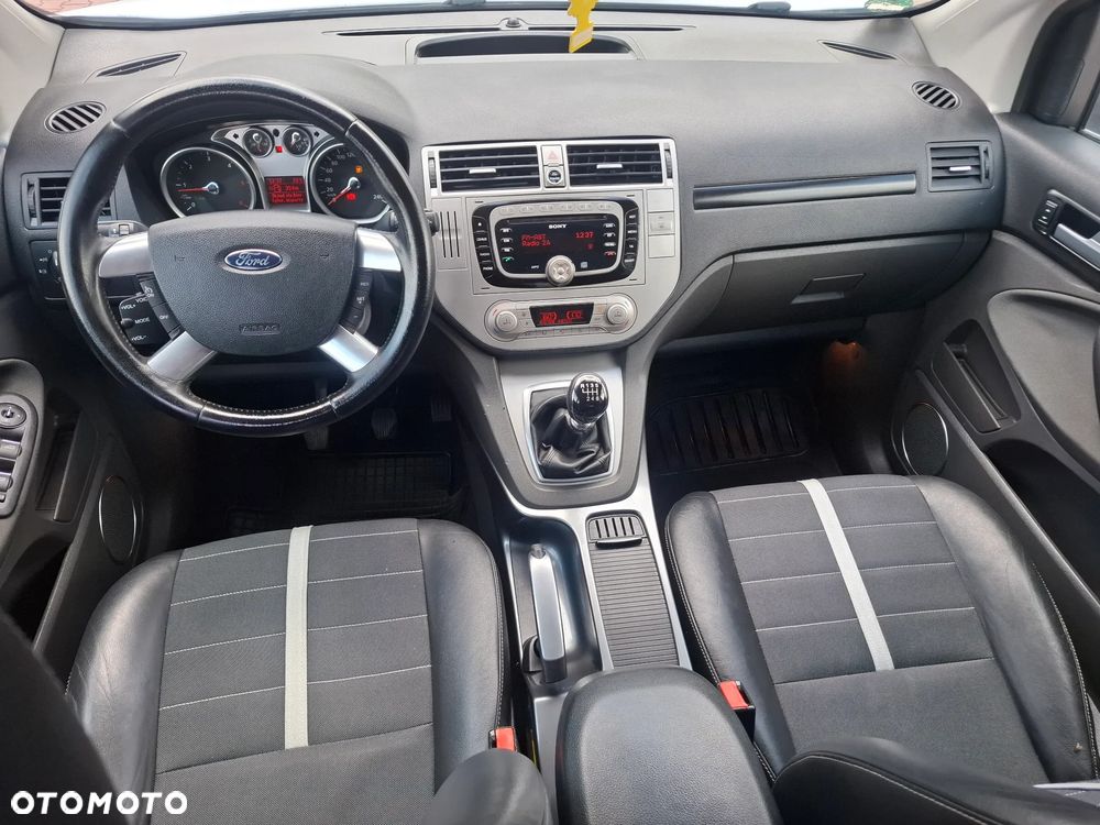 Ford Kuga 2.0 TDCi 2x4 Titanium - 22