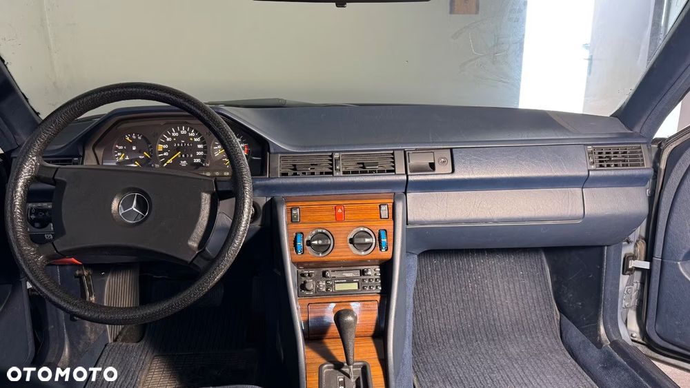 Mercedes-Benz W124 (1984-1993) - 29