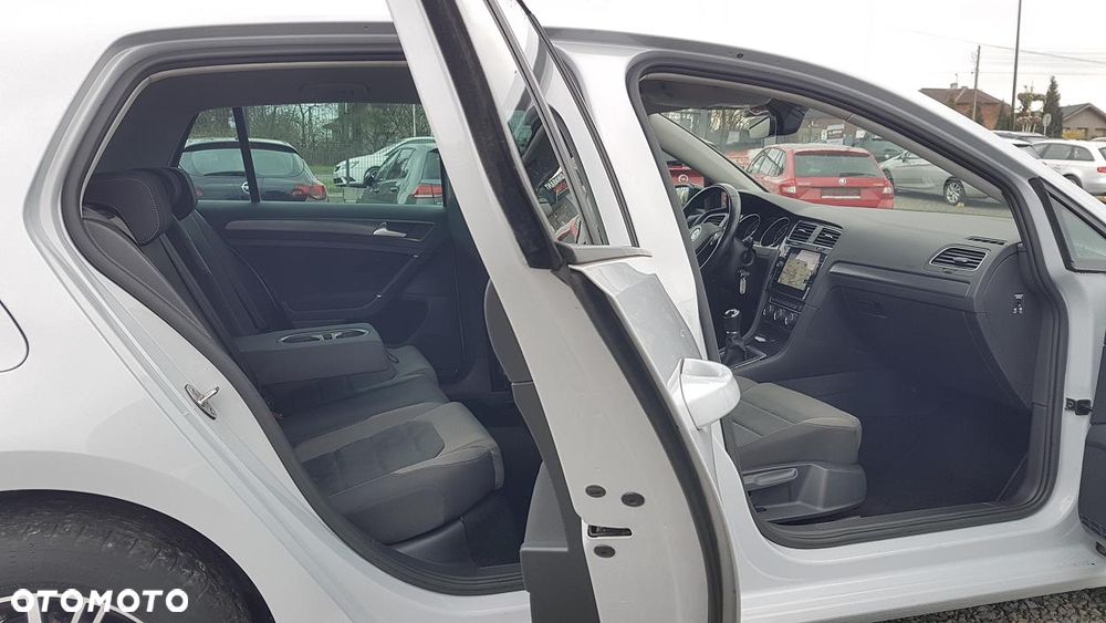 Volkswagen Golf 1.6 TDI BMT Comfortline - 28