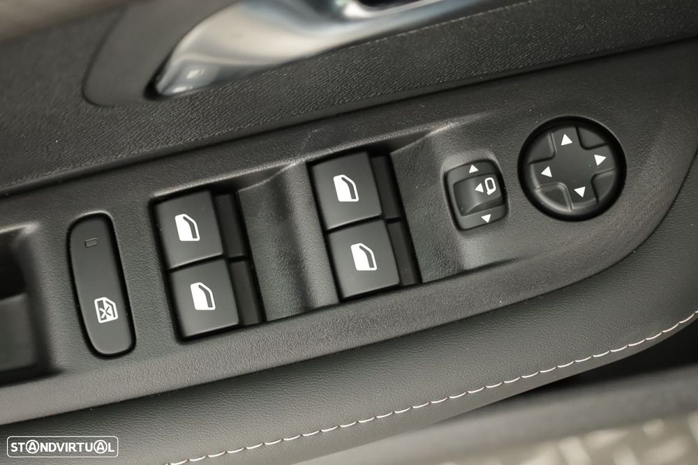 Peugeot e-208 51 kWh Allure - 21