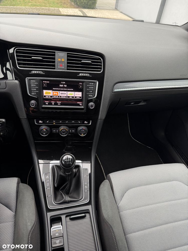 Volkswagen Golf - 19