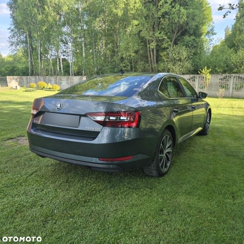 Skoda Superb 2.0 TDI L&K DSG - 6