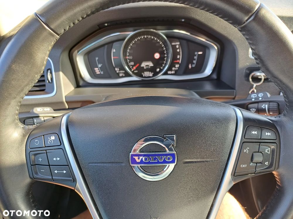Volvo V60 T5 Drive-E Dynamic Edition (Momentum) - 15