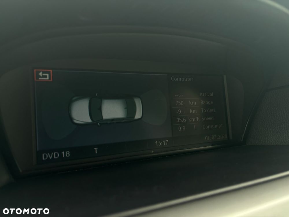 BMW Seria 5 525d - 37