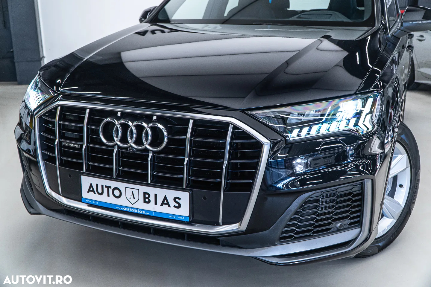 Audi Q7 55 TFSI e quattro Tiptronic PHEV S Line - 10