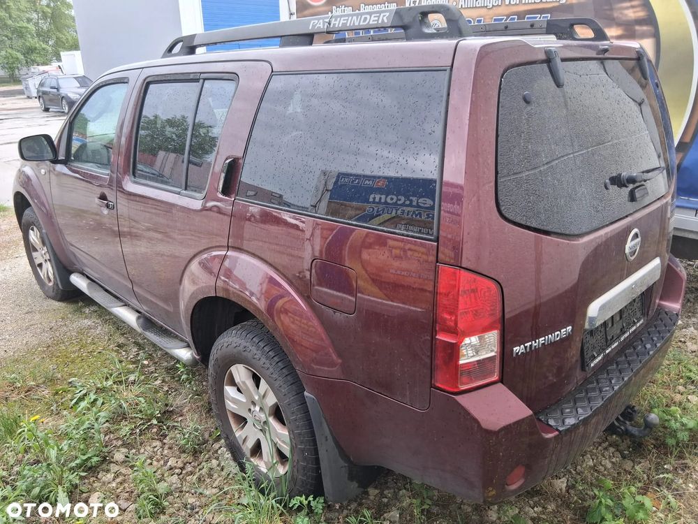 Nissan Pathfinder - 5